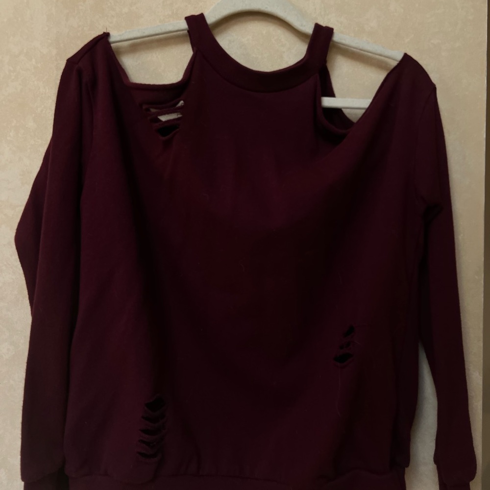 DISTRESSED COLD SHOULDER
